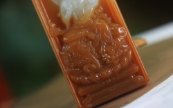 和田玉糖料：从 “废料” 到收藏新宠，解读其价格上涨背后的价值逻辑