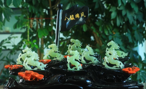 作品：追风·天马行空·摆件